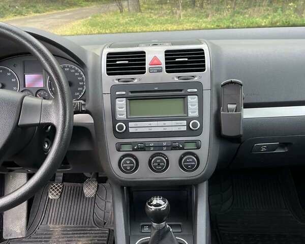 Серый Фольксваген Гольф, объемом двигателя 1.39 л и пробегом 204 тыс. км за 5400 $, фото 12 на Automoto.ua