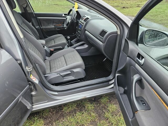 Серый Фольксваген Гольф, объемом двигателя 1.9 л и пробегом 400 тыс. км за 2250 $, фото 8 на Automoto.ua