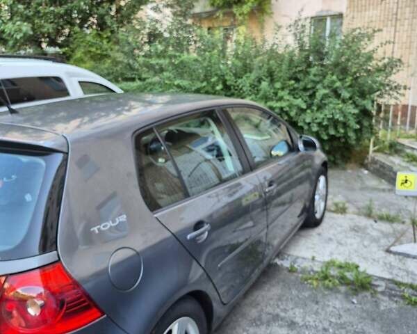 Серый Фольксваген Гольф, объемом двигателя 1.6 л и пробегом 227 тыс. км за 6500 $, фото 13 на Automoto.ua