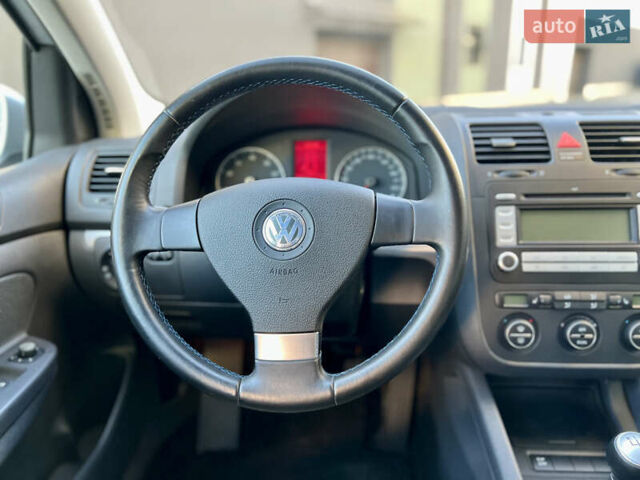 Сірий Фольксваген Гольф, об'ємом двигуна 1.4 л та пробігом 185 тис. км за 6450 $, фото 105 на Automoto.ua