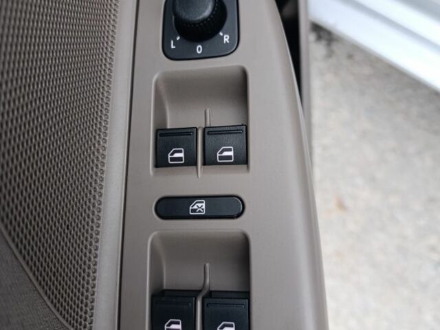 Серый Фольксваген Гольф, объемом двигателя 1.4 л и пробегом 231 тыс. км за 5950 $, фото 8 на Automoto.ua