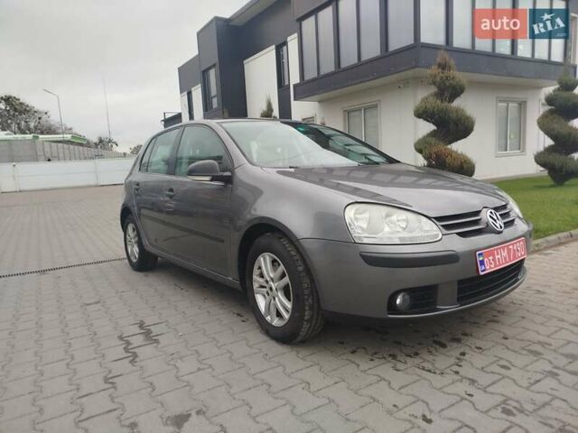Сірий Фольксваген Гольф, об'ємом двигуна 1.4 л та пробігом 180 тис. км за 5000 $, фото 2 на Automoto.ua
