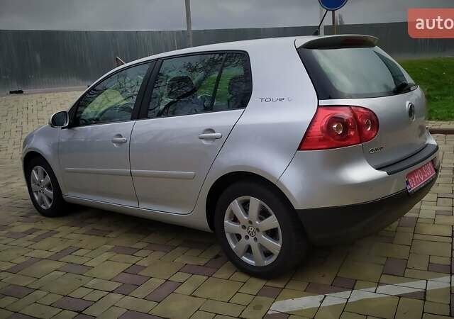 Сірий Фольксваген Гольф, об'ємом двигуна 1.6 л та пробігом 200 тис. км за 6950 $, фото 43 на Automoto.ua