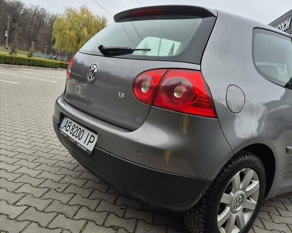 Сірий Фольксваген Гольф, об'ємом двигуна 1.6 л та пробігом 255 тис. км за 5600 $, фото 7 на Automoto.ua