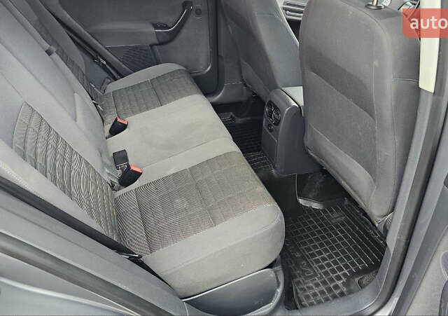 Серый Фольксваген Гольф, объемом двигателя 1.39 л и пробегом 270 тыс. км за 6000 $, фото 16 на Automoto.ua