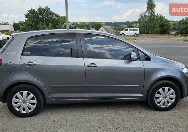 Серый Фольксваген Гольф, объемом двигателя 1.39 л и пробегом 270 тыс. км за 6000 $, фото 8 на Automoto.ua