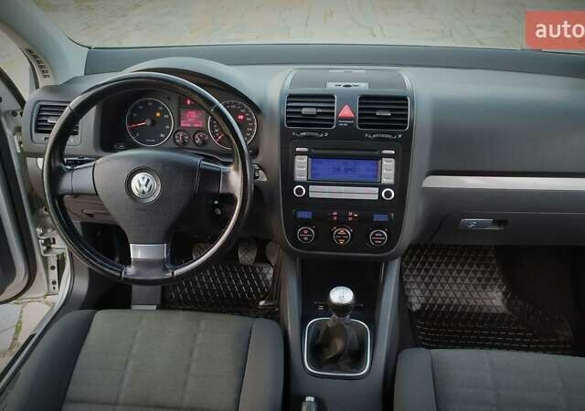 Серый Фольксваген Гольф, объемом двигателя 0 л и пробегом 200 тыс. км за 7100 $, фото 112 на Automoto.ua