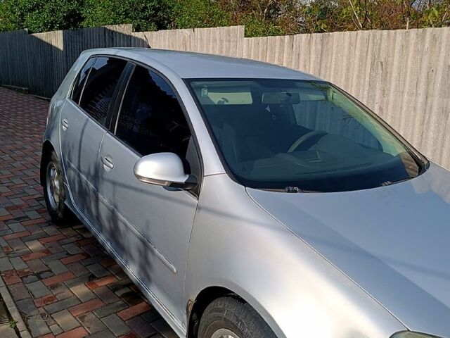 Серый Фольксваген Гольф, объемом двигателя 1.4 л и пробегом 340 тыс. км за 4750 $, фото 2 на Automoto.ua