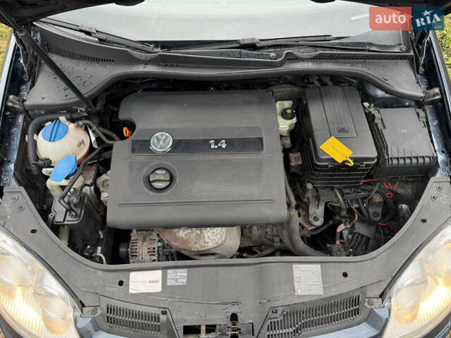 Серый Фольксваген Гольф, объемом двигателя 1.4 л и пробегом 236 тыс. км за 5500 $, фото 22 на Automoto.ua