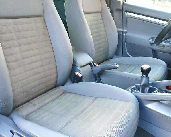 Серый Фольксваген Гольф, объемом двигателя 1.4 л и пробегом 221 тыс. км за 5600 $, фото 20 на Automoto.ua