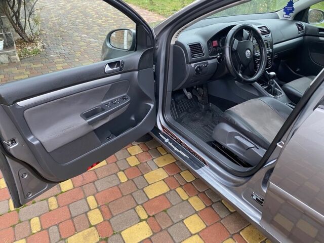 Сірий Фольксваген Гольф, об'ємом двигуна 1.4 л та пробігом 270 тис. км за 4100 $, фото 10 на Automoto.ua