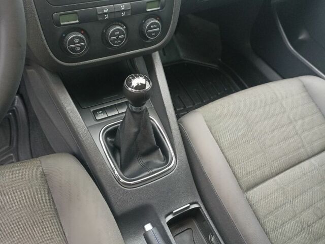 Серый Фольксваген Гольф, объемом двигателя 1.6 л и пробегом 230 тыс. км за 6199 $, фото 7 на Automoto.ua