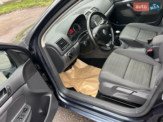 Серый Фольксваген Гольф, объемом двигателя 1.4 л и пробегом 156 тыс. км за 6900 $, фото 11 на Automoto.ua
