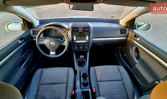 Сірий Фольксваген Гольф, об'ємом двигуна 1.6 л та пробігом 188 тис. км за 5350 $, фото 16 на Automoto.ua