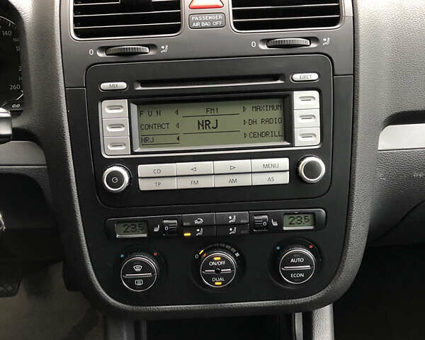 Сірий Фольксваген Гольф, об'ємом двигуна 1.6 л та пробігом 256 тис. км за 5999 $, фото 24 на Automoto.ua