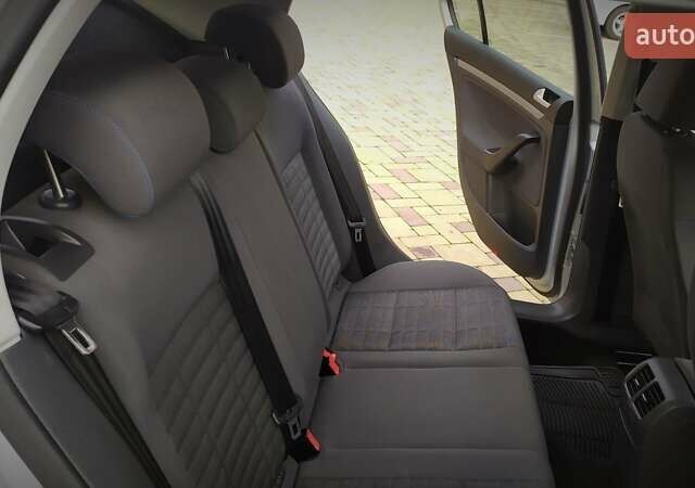 Сірий Фольксваген Гольф, об'ємом двигуна 1.6 л та пробігом 200 тис. км за 6950 $, фото 155 на Automoto.ua