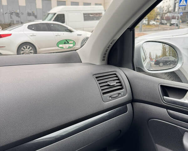 Серый Фольксваген Гольф, объемом двигателя 1.9 л и пробегом 298 тыс. км за 5600 $, фото 32 на Automoto.ua