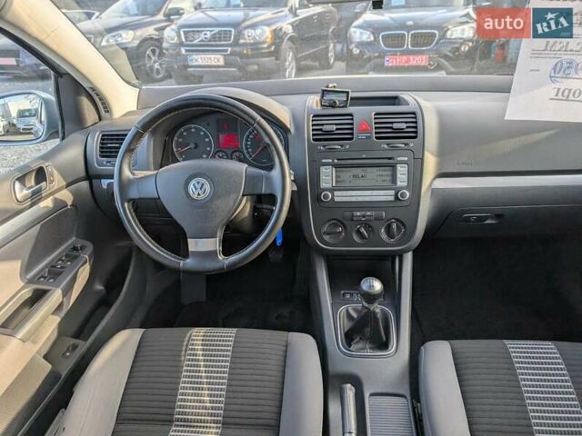 Серый Фольксваген Гольф, объемом двигателя 1.6 л и пробегом 244 тыс. км за 5950 $, фото 35 на Automoto.ua