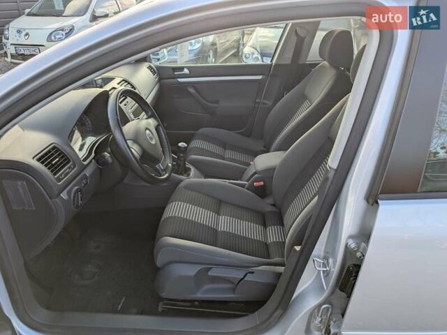 Серый Фольксваген Гольф, объемом двигателя 1.6 л и пробегом 244 тыс. км за 5950 $, фото 28 на Automoto.ua