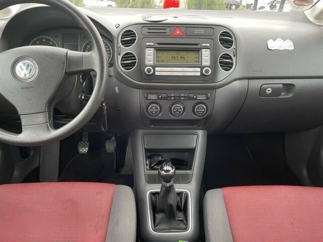 Сірий Фольксваген Гольф, об'ємом двигуна 1.6 л та пробігом 240 тис. км за 6100 $, фото 1 на Automoto.ua