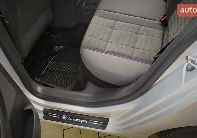 Сірий Фольксваген Гольф, об'ємом двигуна 1.6 л та пробігом 200 тис. км за 6950 $, фото 148 на Automoto.ua