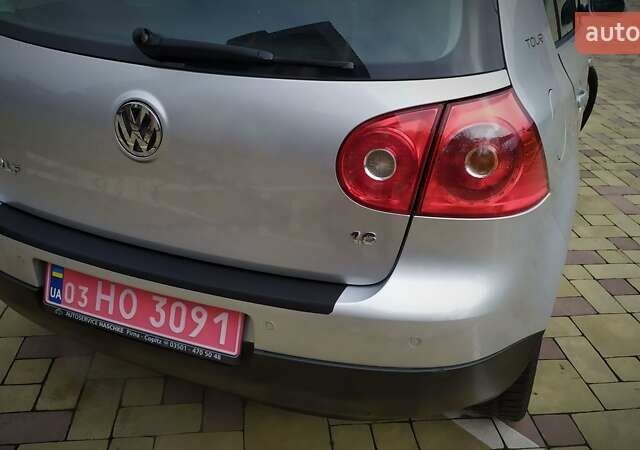 Сірий Фольксваген Гольф, об'ємом двигуна 1.6 л та пробігом 200 тис. км за 6950 $, фото 98 на Automoto.ua
