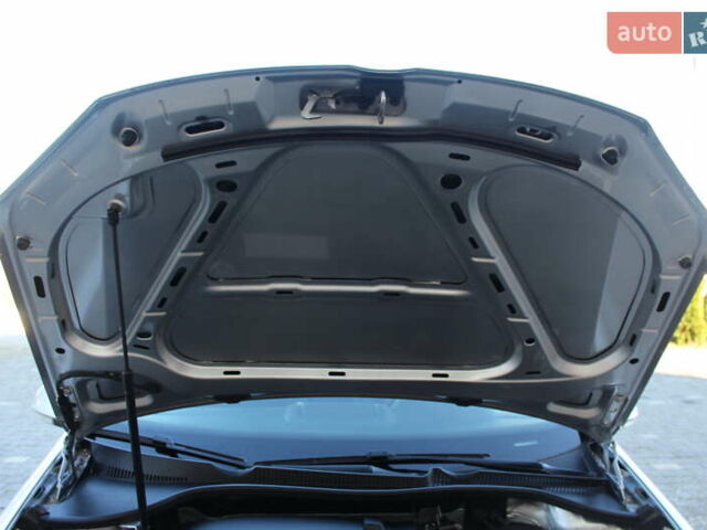 Серый Фольксваген Гольф, объемом двигателя 1.6 л и пробегом 195 тыс. км за 5990 $, фото 79 на Automoto.ua