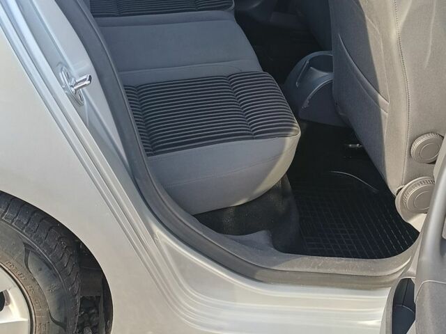 Серый Фольксваген Гольф, объемом двигателя 1.6 л и пробегом 200 тыс. км за 6500 $, фото 4 на Automoto.ua