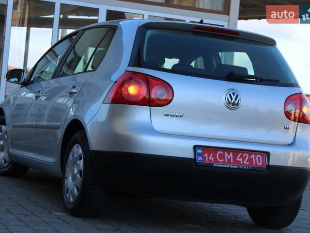 Серый Фольксваген Гольф, объемом двигателя 1.6 л и пробегом 195 тыс. км за 5890 $, фото 13 на Automoto.ua