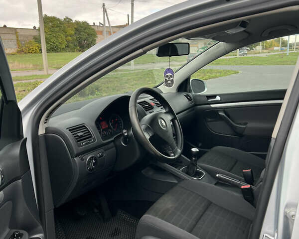 Серый Фольксваген Гольф, объемом двигателя 1.4 л и пробегом 229 тыс. км за 4600 $, фото 12 на Automoto.ua