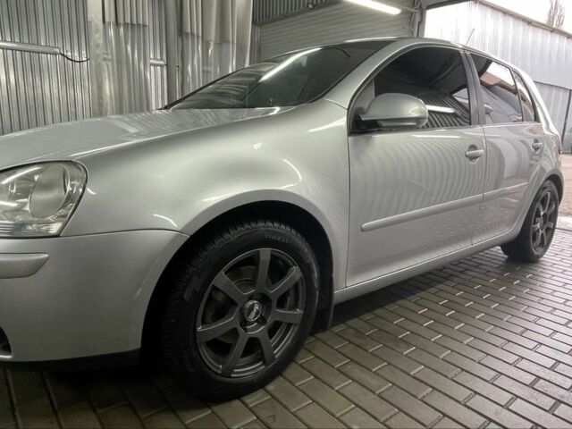 Серый Фольксваген Гольф, объемом двигателя 1.6 л и пробегом 274 тыс. км за 6250 $, фото 5 на Automoto.ua