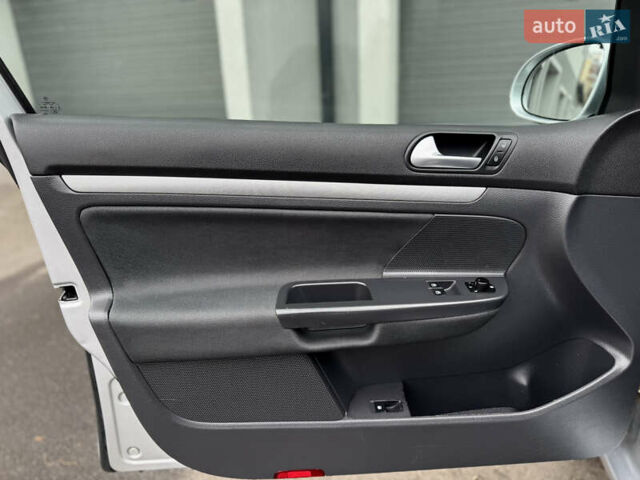 Сірий Фольксваген Гольф, об'ємом двигуна 1.4 л та пробігом 240 тис. км за 5290 $, фото 23 на Automoto.ua