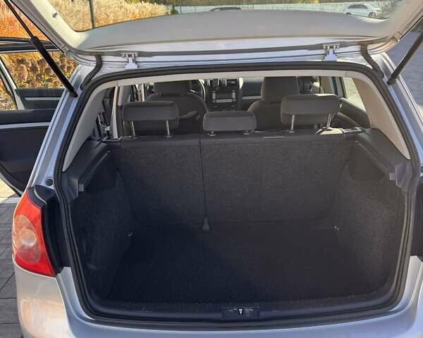 Серый Фольксваген Гольф, объемом двигателя 1.9 л и пробегом 410 тыс. км за 5800 $, фото 12 на Automoto.ua