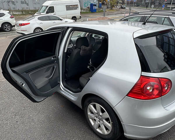 Серый Фольксваген Гольф, объемом двигателя 1.9 л и пробегом 298 тыс. км за 5600 $, фото 18 на Automoto.ua