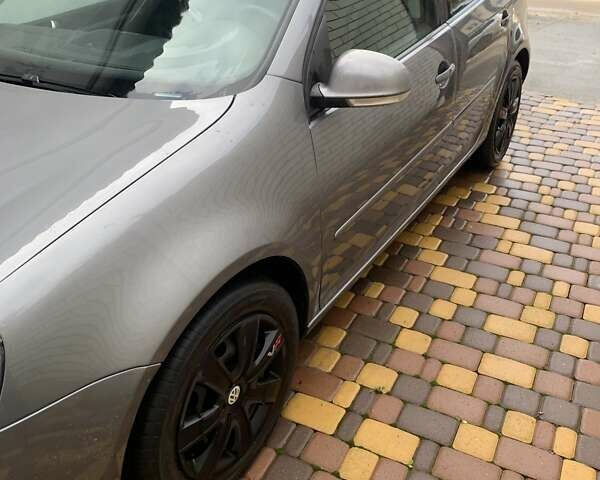 Серый Фольксваген Гольф, объемом двигателя 1.6 л и пробегом 250 тыс. км за 6700 $, фото 3 на Automoto.ua