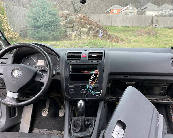 Серый Фольксваген Гольф, объемом двигателя 1.6 л и пробегом 228 тыс. км за 4200 $, фото 6 на Automoto.ua