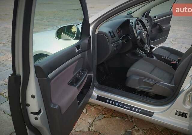 Серый Фольксваген Гольф, объемом двигателя 0 л и пробегом 200 тыс. км за 7100 $, фото 95 на Automoto.ua