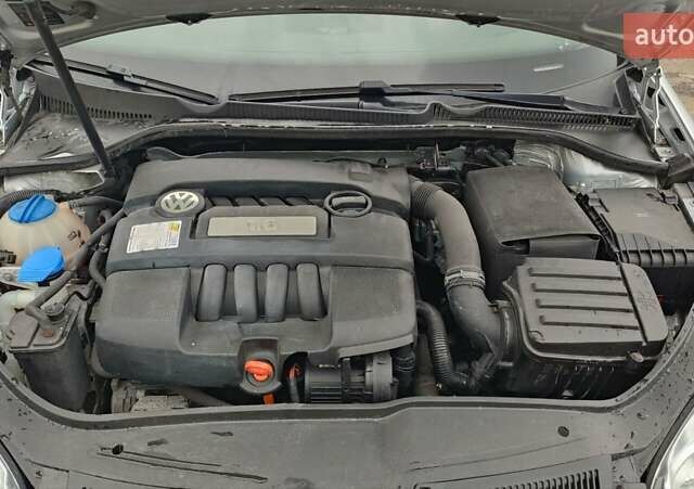 Серый Фольксваген Гольф, объемом двигателя 1.6 л и пробегом 203 тыс. км за 5500 $, фото 11 на Automoto.ua