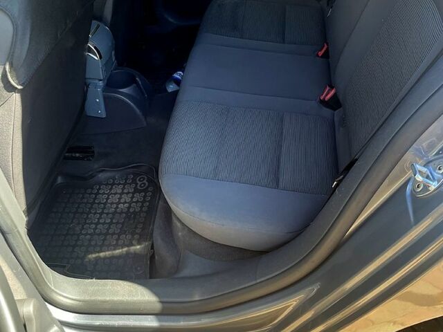 Серый Фольксваген Гольф, объемом двигателя 2 л и пробегом 300 тыс. км за 6100 $, фото 1 на Automoto.ua