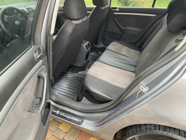 Сірий Фольксваген Гольф, об'ємом двигуна 1.4 л та пробігом 270 тис. км за 4100 $, фото 14 на Automoto.ua