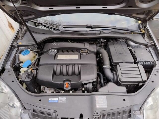 Серый Фольксваген Гольф, объемом двигателя 1.6 л и пробегом 233 тыс. км за 5999 $, фото 6 на Automoto.ua