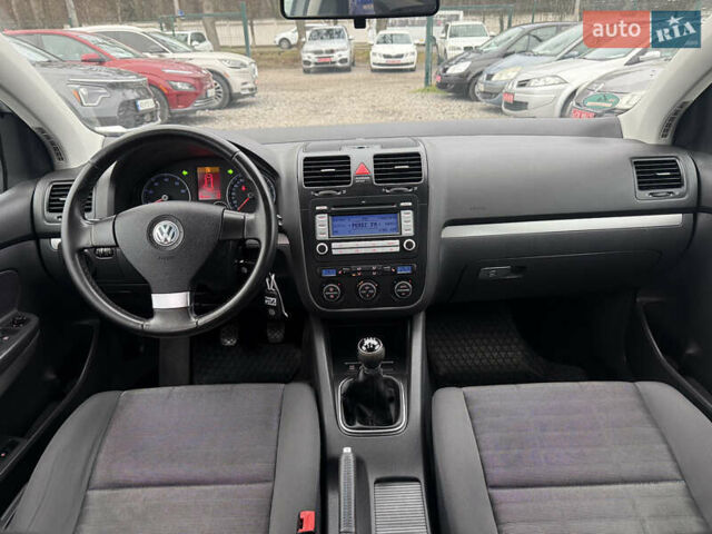Сірий Фольксваген Гольф, об'ємом двигуна 1.6 л та пробігом 205 тис. км за 7100 $, фото 12 на Automoto.ua