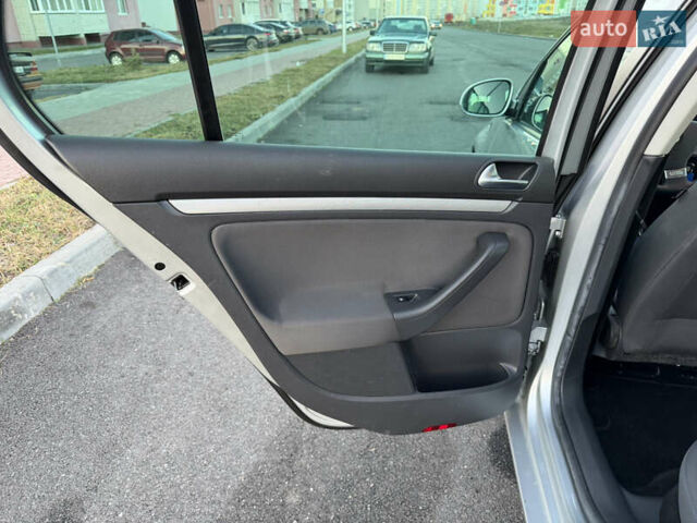 Сірий Фольксваген Гольф, об'ємом двигуна 1.6 л та пробігом 184 тис. км за 8499 $, фото 69 на Automoto.ua
