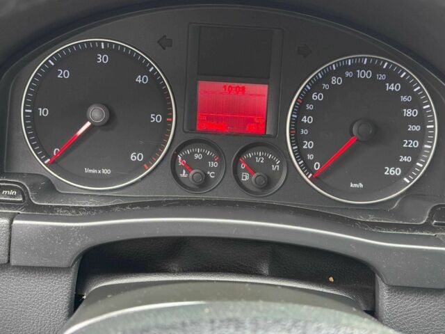 Сірий Фольксваген Гольф, об'ємом двигуна 2 л та пробігом 278 тис. км за 6700 $, фото 11 на Automoto.ua