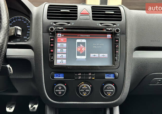 Серый Фольксваген Гольф, объемом двигателя 1.6 л и пробегом 178 тыс. км за 6556 $, фото 52 на Automoto.ua