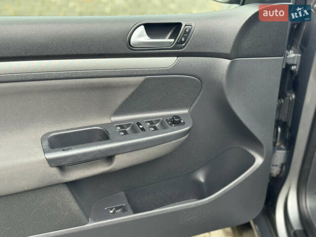 Серый Фольксваген Гольф, объемом двигателя 1.4 л и пробегом 169 тыс. км за 5700 $, фото 26 на Automoto.ua