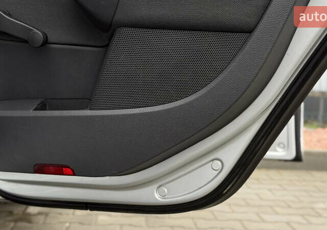 Серый Фольксваген Гольф, объемом двигателя 1.4 л и пробегом 239 тыс. км за 5150 $, фото 33 на Automoto.ua