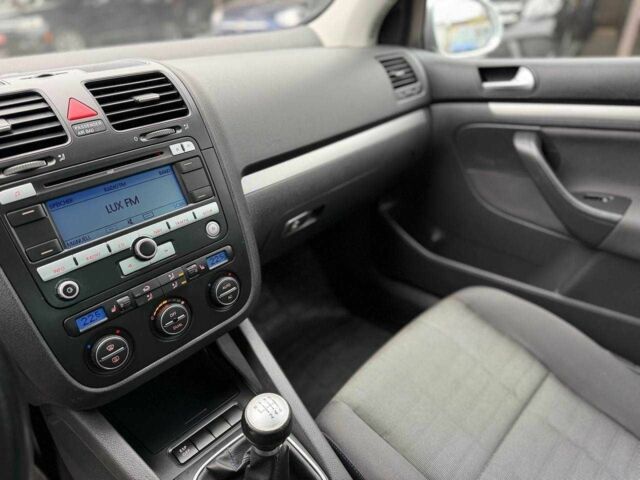 Серый Фольксваген Гольф, объемом двигателя 1.4 л и пробегом 197 тыс. км за 6500 $, фото 11 на Automoto.ua