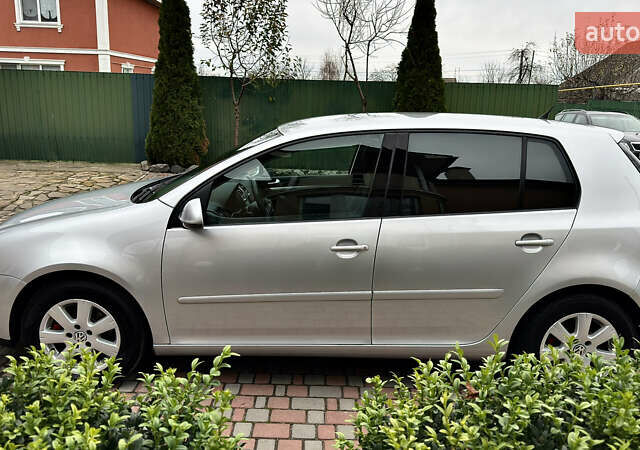 Серый Фольксваген Гольф, объемом двигателя 1.6 л и пробегом 178 тыс. км за 6556 $, фото 2 на Automoto.ua