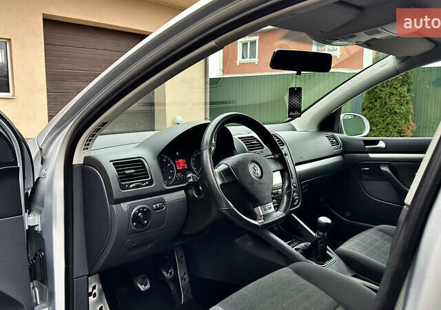 Серый Фольксваген Гольф, объемом двигателя 1.6 л и пробегом 178 тыс. км за 6556 $, фото 48 на Automoto.ua